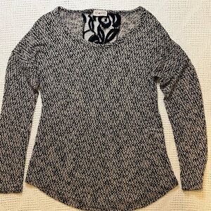 Free Kisses Black & Cream Knit Top Lace Back Detail Size Small Boho